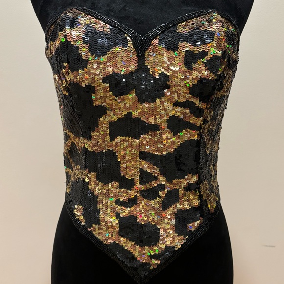 Liz Sheldon - Vintage Leopard Print Inspired Corset - Picture 2 of 4